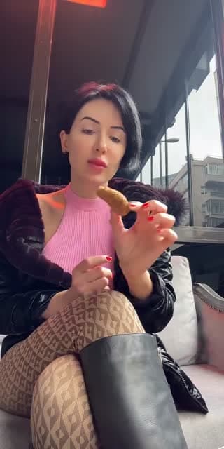 @melissword TikTok live stream