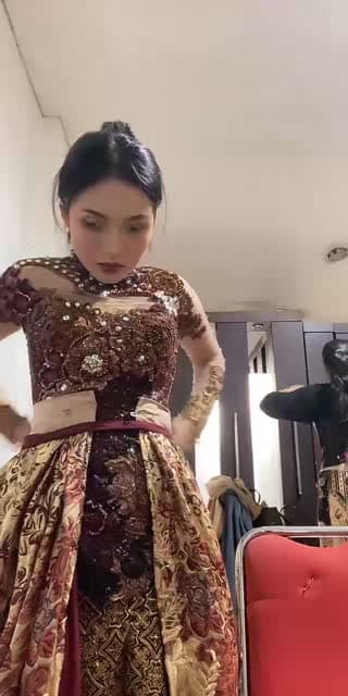 TikTok live: Make up an narii by @aayappyuu