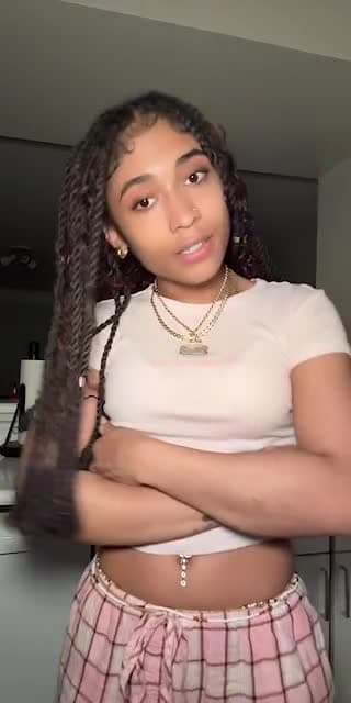 TikTok live: lets fill this gallery n vibe 🥰 by @leylamurgia1