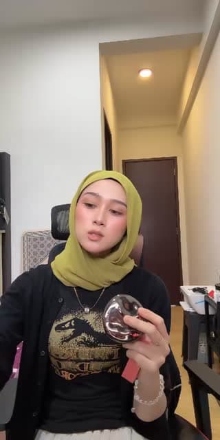Past TikTok live: hi by @erinayahyaaa_