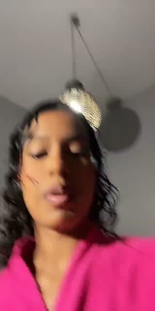 TikTok live: Arrumasse cmg by @fernandex_maria
