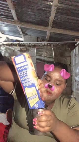 TikTok live: Hablemos un poco by @yisel454