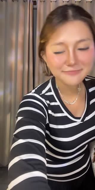 Chatting w me
