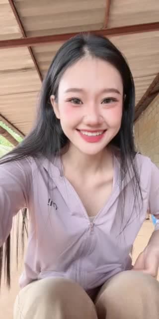 @g_khajeerat TikTok live stream