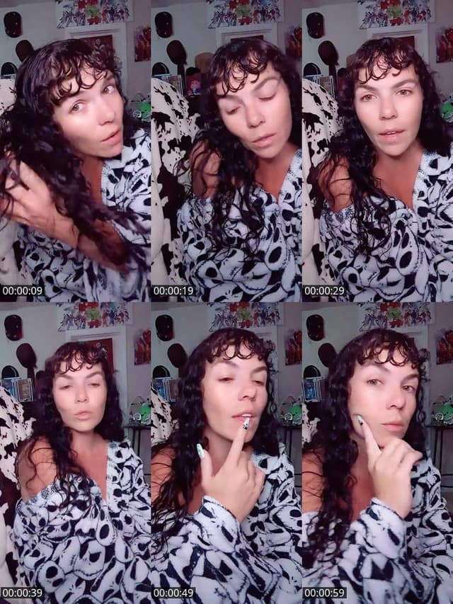 @the.foxy.roxy.88 TikTok live from 2026-05-12