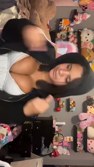 @unseenbutnearr TikTok live stream