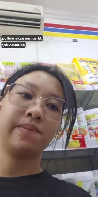 TikTok live: bek jualan mochi chiwi dubai by @flowerlope