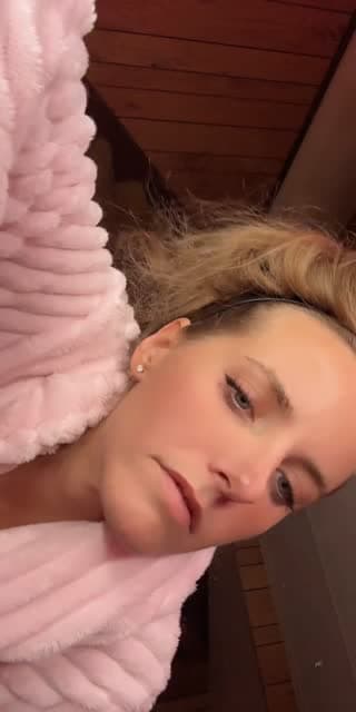 TikTok live: Get ready with me! by @misssstacy