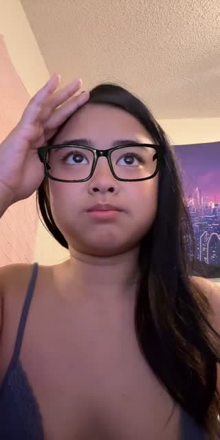 TikTok live: hiii by @theyluvvbatz