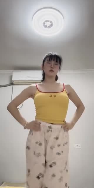TikTok live: 求哥哥守护 by @fl01178