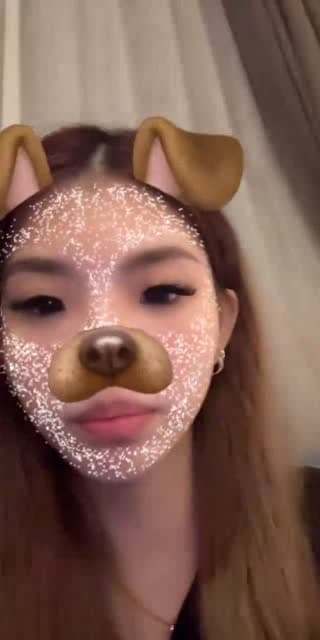 TikTok live: 早上好中国🇨🇳 by @nicolelyc