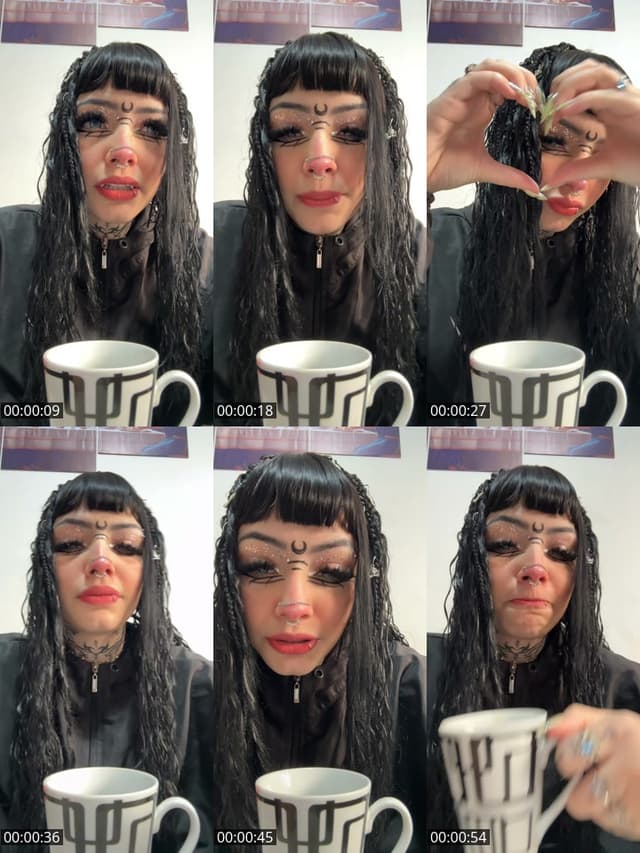 TikTok live: Voltei celestiais ✨ by @maecatoficial