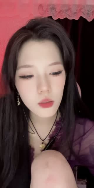 TikTok live: Dance never stops. by @nia83370