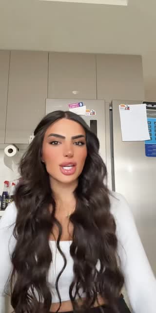 TikTok live: What the helliiiii🧸 by @llaraalli
