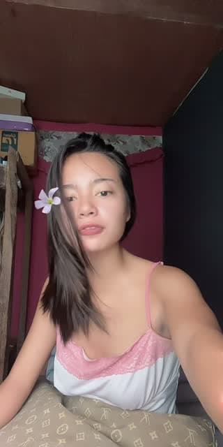 @niahgrrr_on_ig TikTok live stream