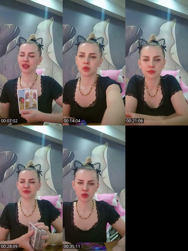 TikTok live: tarot by @ajnatarot