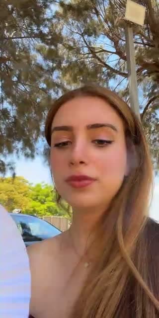 בחתונה