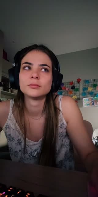 TikTok live: Holi bbs by @irene.blueeyes