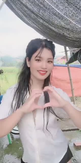 @chucdhsst82 TikTok live