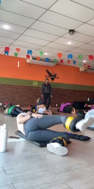 @brunatuche TikTok live stream