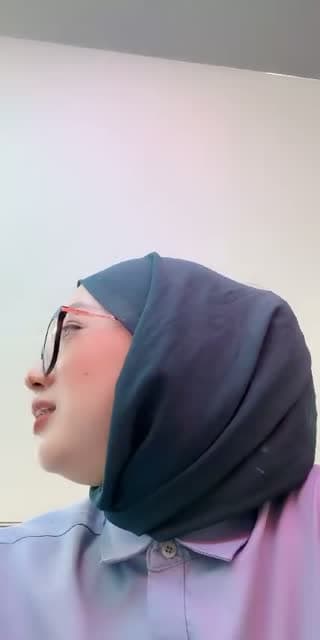 @amirarisky_ TikTok live
