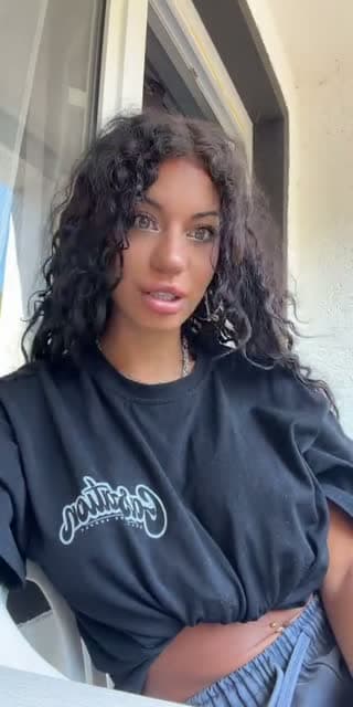 @alyssahottv TikTok live stream