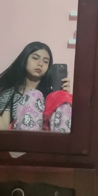 TikTok live: Holaa asmr!? by @vl_gg7
