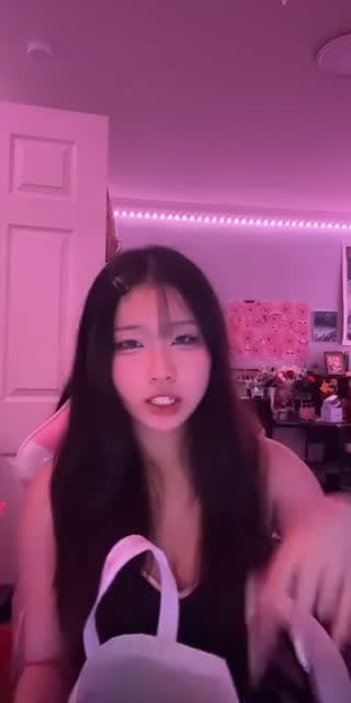 TikTok live: 24h live stop by say hi! by @jusmeiqi