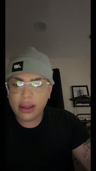 TikTok live: ❤️ by @mechondefuego