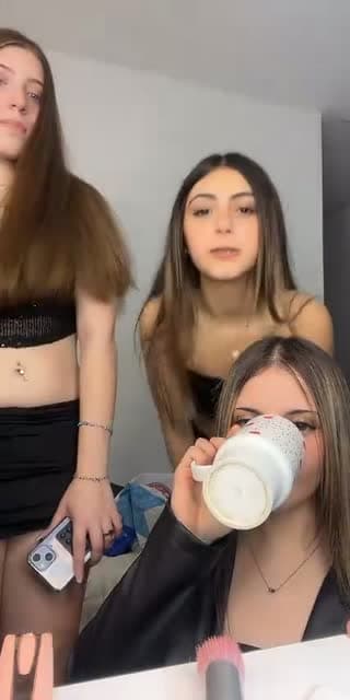 @guadaaperrone_ TikTok live stream