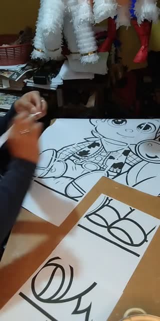 TikTok live: hagamos piñatas by @victorasy