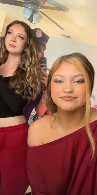 TikTok live: Clurbbbbb by @meowmeow2777