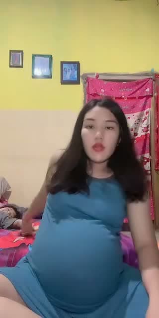 TikTok live: Ngobrol santai by @risty0207