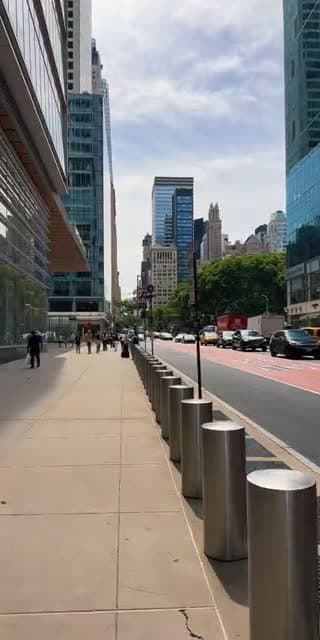 TikTok live: LIVE Friday Morning Manhattan🗽 by @colleenelizabethnyc