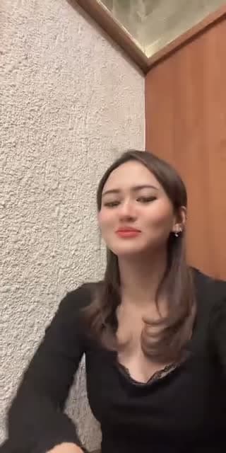 @pictofpic TikTok live stream