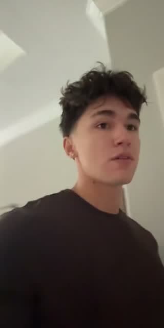 TikTok live: Hey by @kalel.hannan