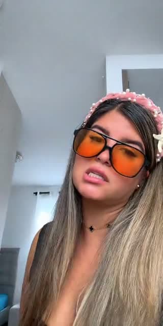 TikTok live: Entra ya te vi 👀 by @_isl33
