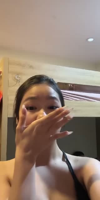 @aei.nuhnee TikTok live stream