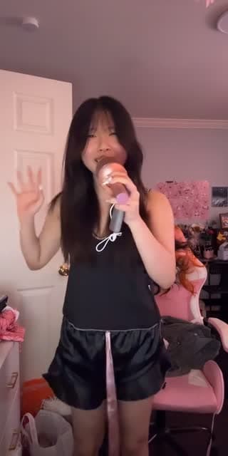 TikTok live: 24h live stop by say hi! by @jusmeiqi
