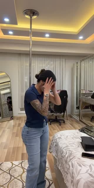 @melekazad TikTok live stream
