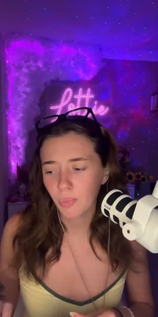 TikTok live: Hey baby by @lottiebolam_