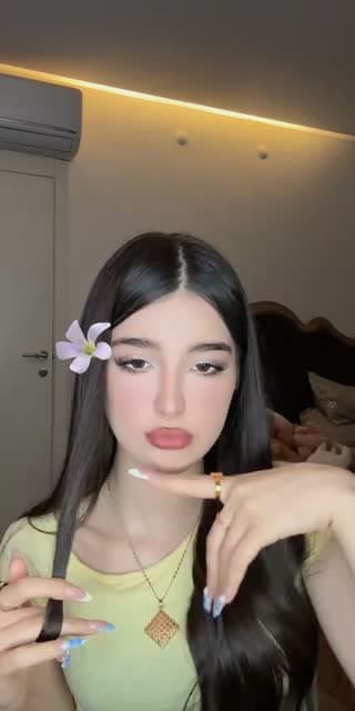 TikTok live: Halaww by @60.sx