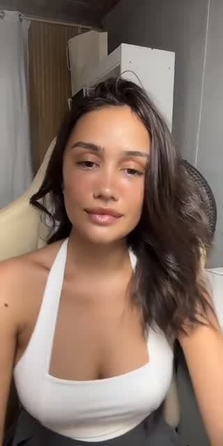 @livelinyy TikTok live stream
