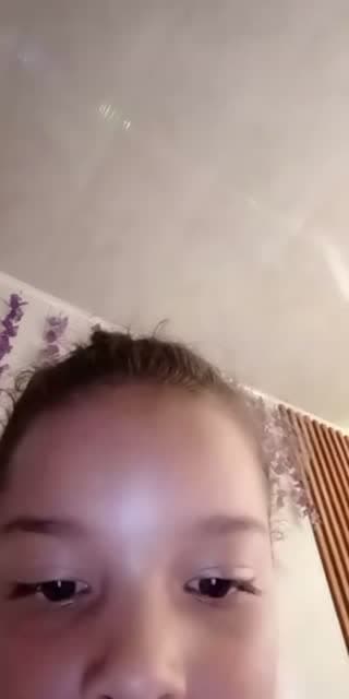 @yoleinisherazosan TikTok live stream