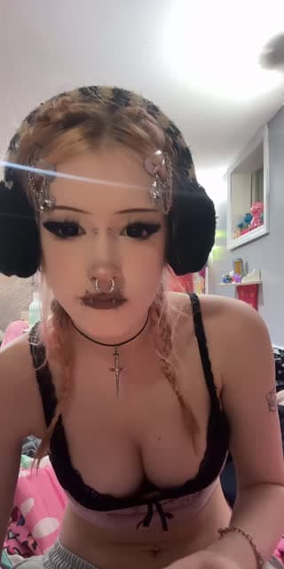 @hello.pinkiepromi3e TikTok live