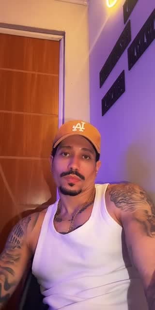 @julianomotaa TikTok live stream