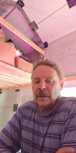 @andressarapuuga TikTok live stream