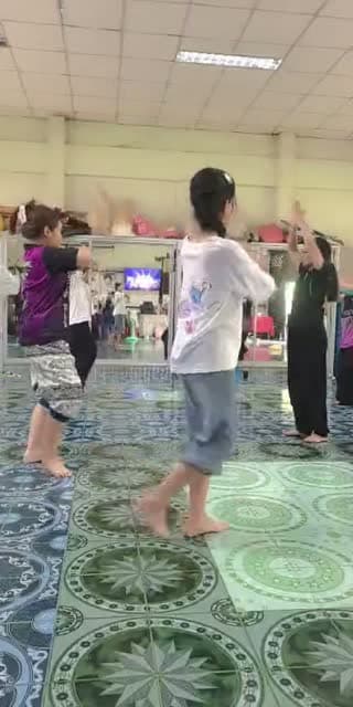 ตอนนี้ลองแต่งหน้าแบบโบราณ