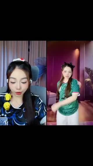 TikTok live: The 1st livestream in USA 👋🏼 by @elly_sw1