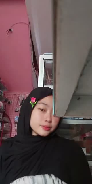 @ayulumintang TikTok live stream